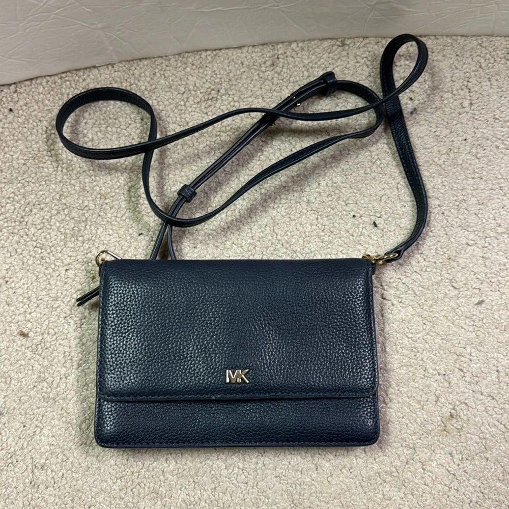 Women’s Michael Kors Navy Pebble Grain Leather Crossbody Wallet Bag